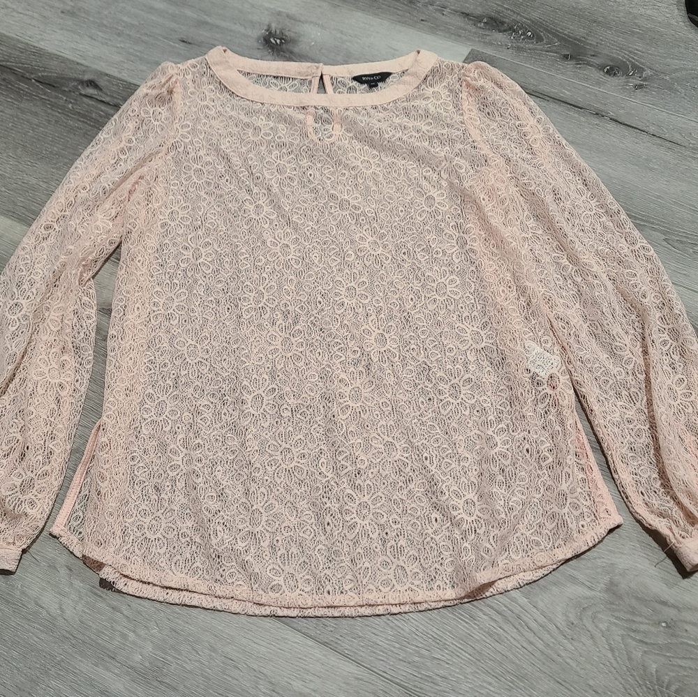 Ricki's Floral Lace detail top